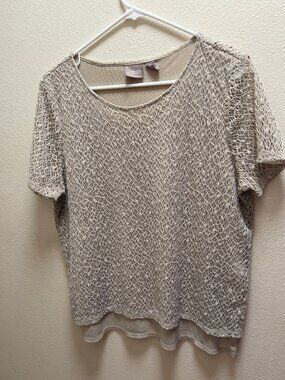 Chicos Size 2 top Beige Short Sleeve - Crochet-like shell - silky lining - EUC